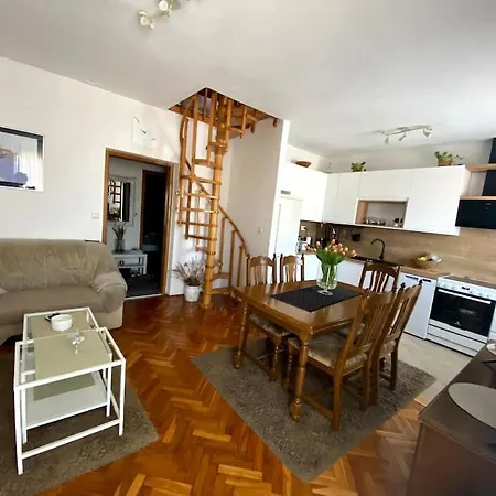 Milka Apartman Jelsa